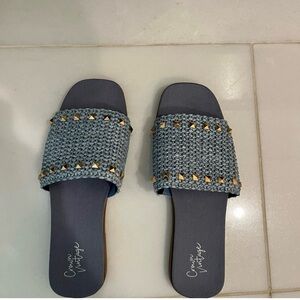 Crown vintage slip on sandals. Excellent condition.